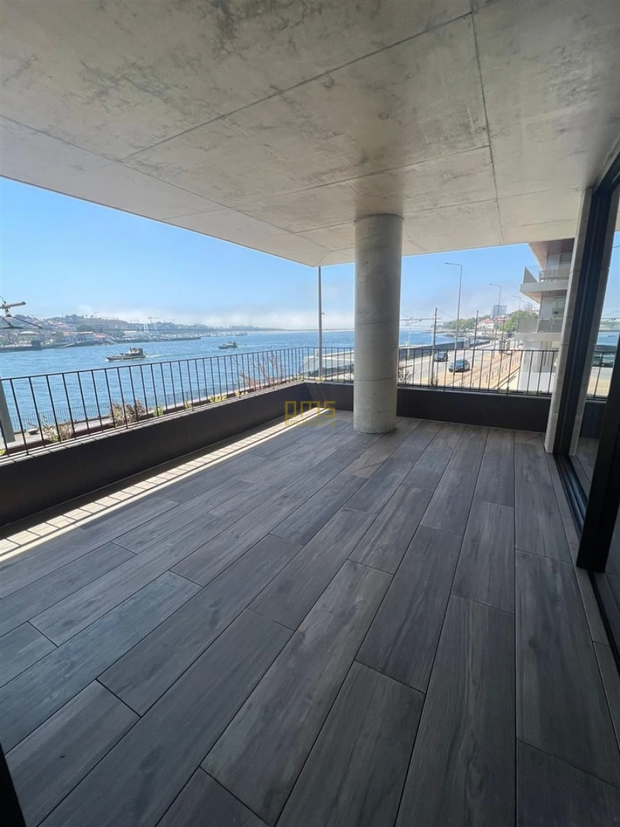 Apartamento T4 para Venda em Lordelo do Ouro e Massarelos