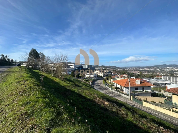 Terreno para Venda em Santo Adrião de Vizela Foto 4