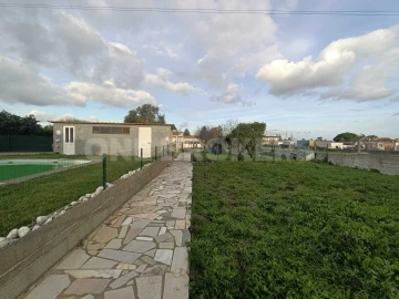 Moradia T6 para Venda em Samora Correia