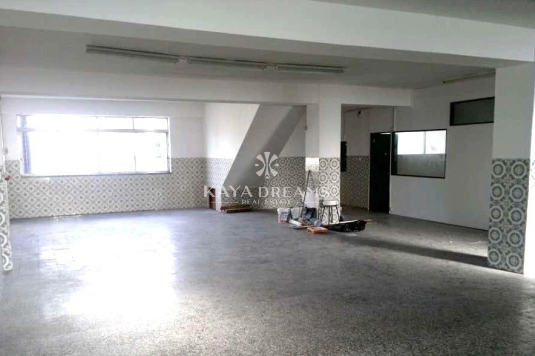 Prédio para Venda em Ramada e Caneças Foto 17