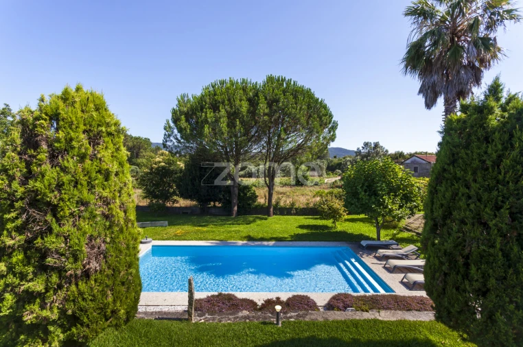 Moradia T5 para Venda em Cardielos e Serreleis