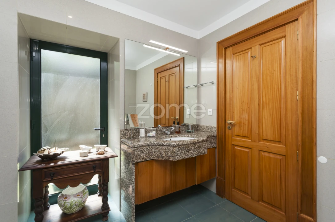 Moradia T5 para Venda em Cardielos e Serreleis Foto 15