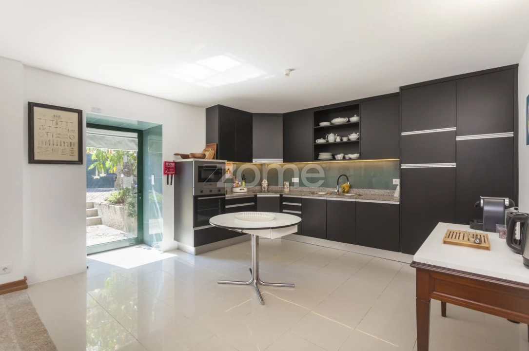 Moradia T5 para Venda em Cardielos e Serreleis Foto 11