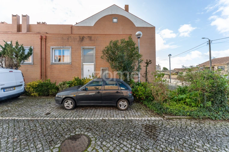 Moradia T8 para Venda em Silvalde Foto 4