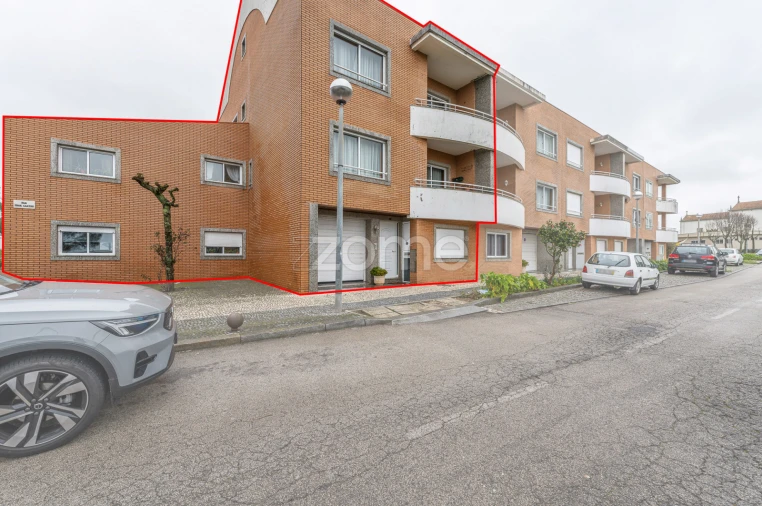 Moradia T8 para Venda em Silvalde Foto 5