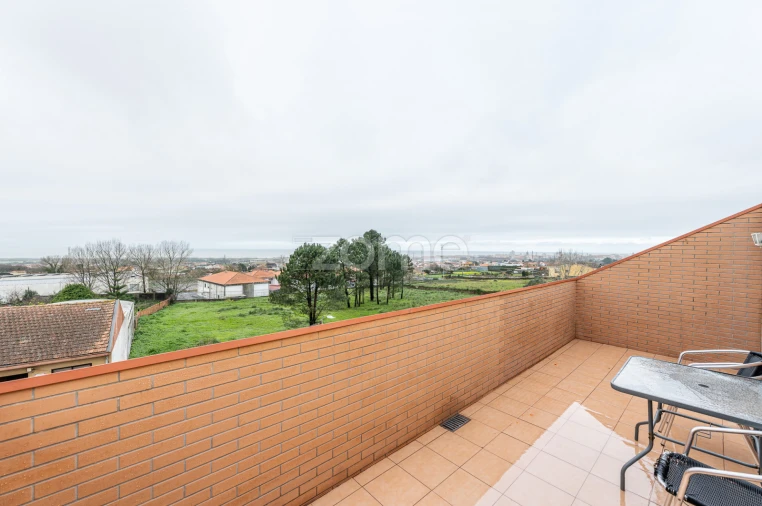 Moradia T8 para Venda em Silvalde Foto 6