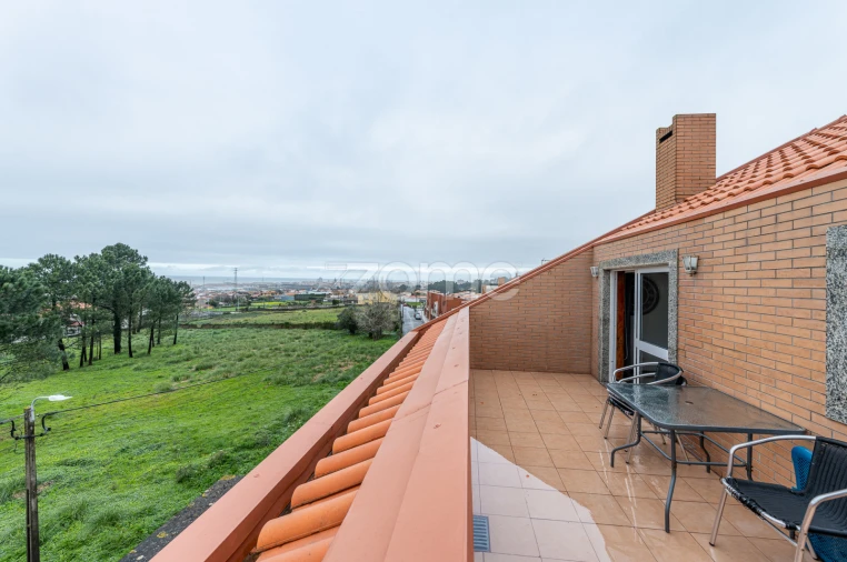 Moradia T8 para Venda em Silvalde Foto 8