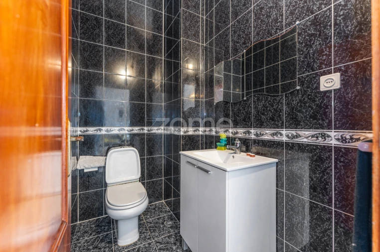 Moradia T8 para Venda em Silvalde Foto 12