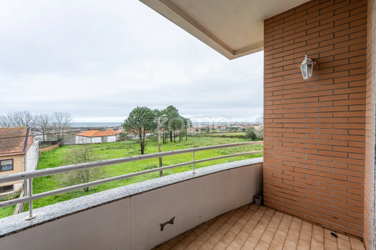 Moradia T8 para Venda em Silvalde Foto 15