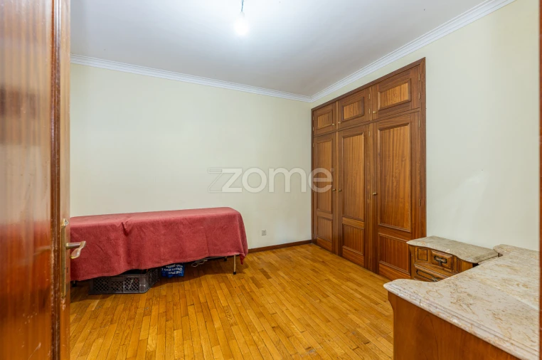 Moradia T8 para Venda em Silvalde Foto 34