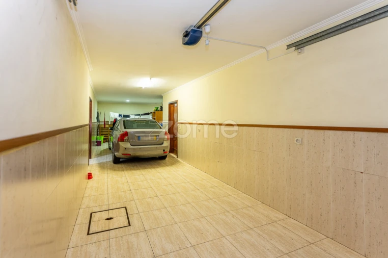 Moradia T8 para Venda em Silvalde Foto 44