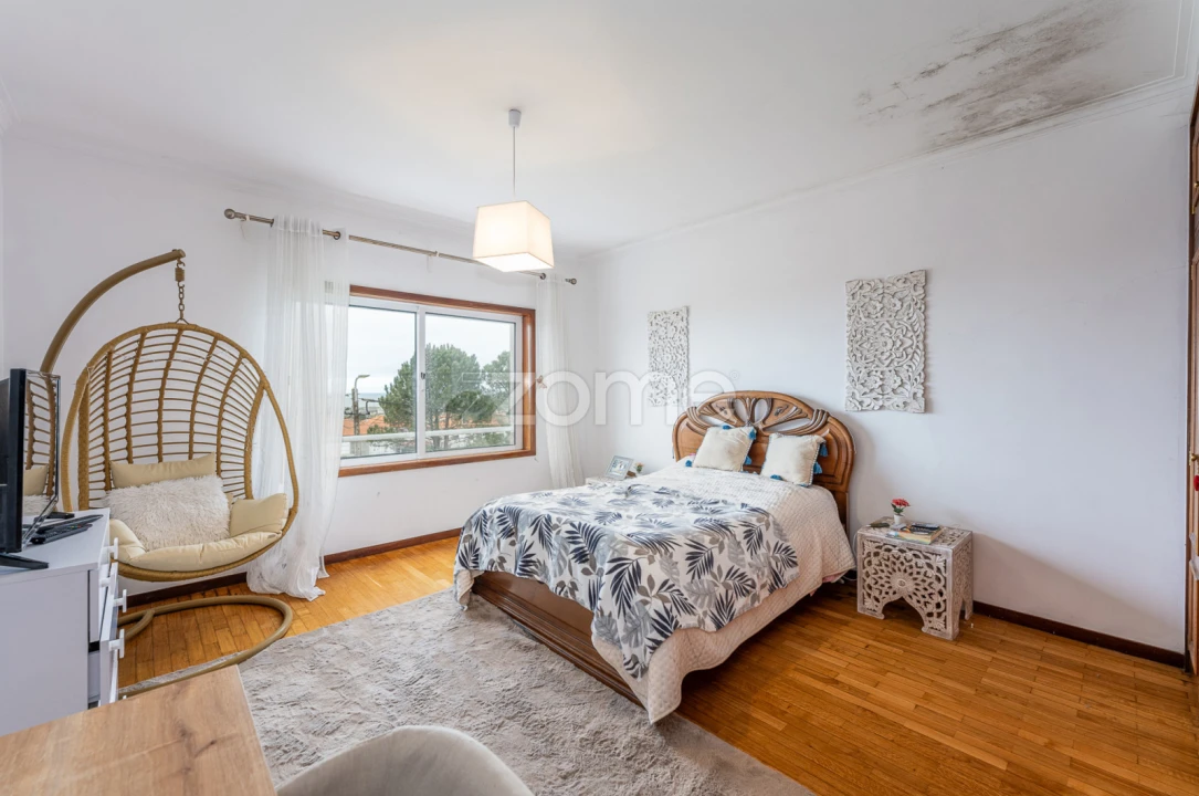 Moradia T8 para Venda em Silvalde Foto 16