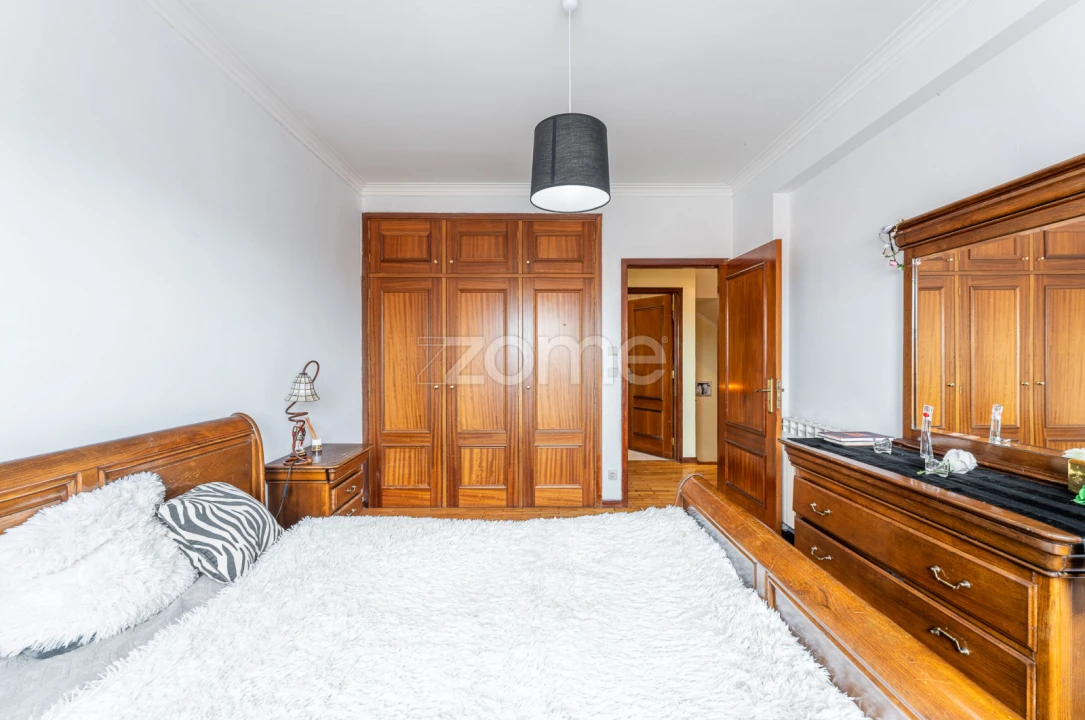 Moradia T8 para Venda em Silvalde Foto 24