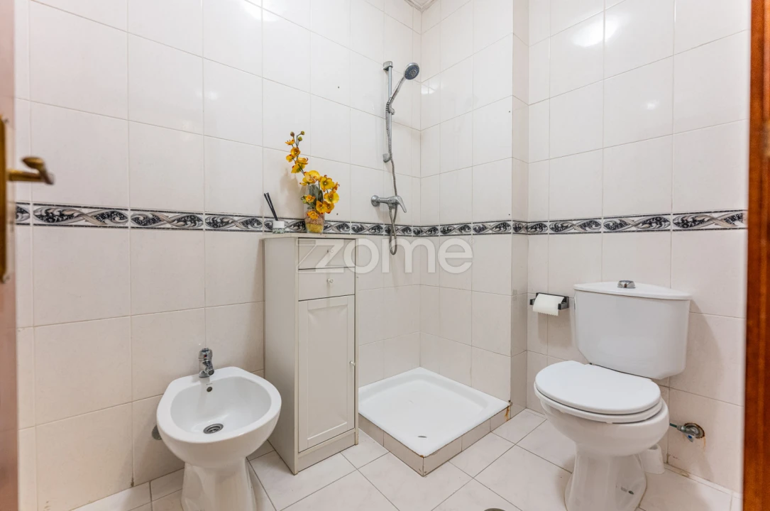 Moradia T8 para Venda em Silvalde Foto 26