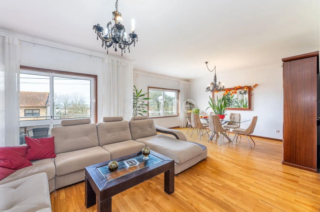 Moradia T8 para Venda em Silvalde Foto 28