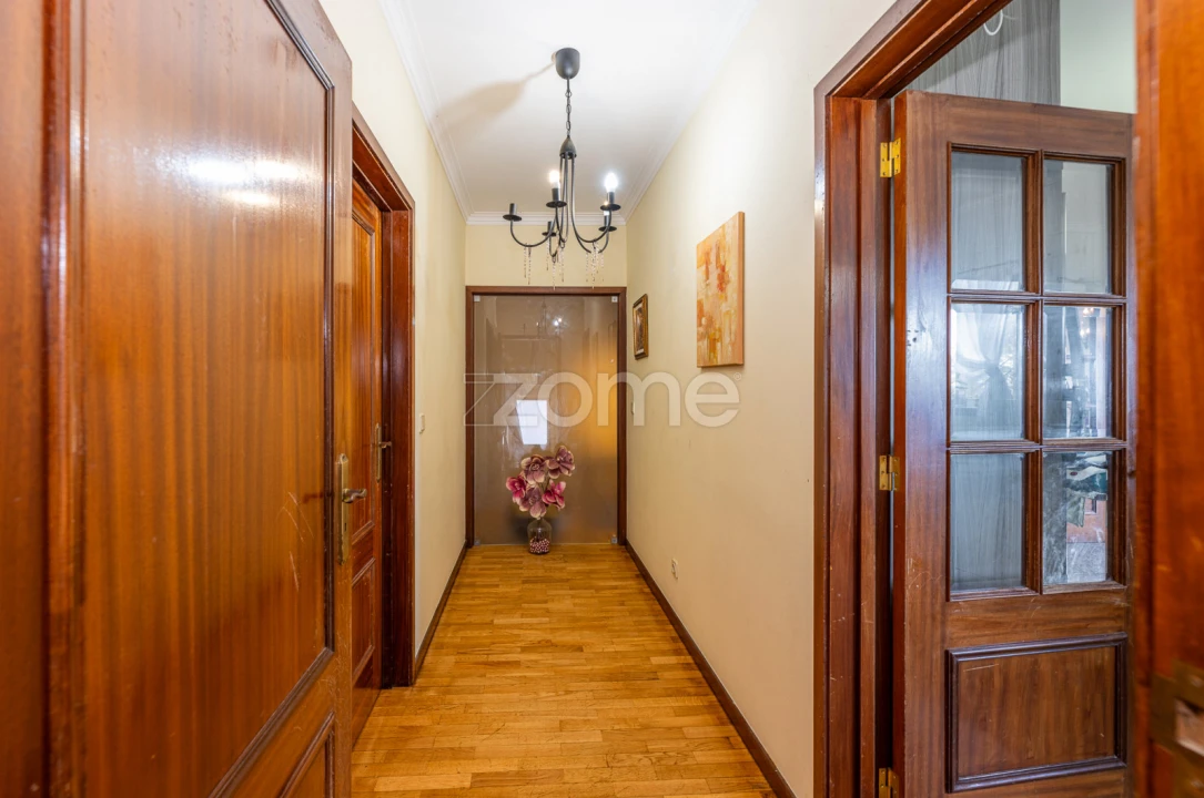 Moradia T8 para Venda em Silvalde Foto 37