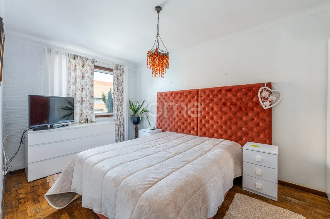 Moradia T8 para Venda em Silvalde Foto 36