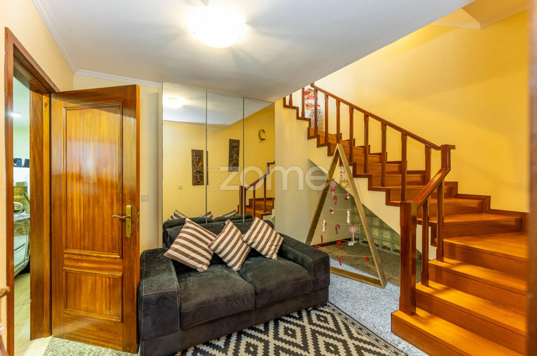 Moradia T8 para Venda em Silvalde Foto 43