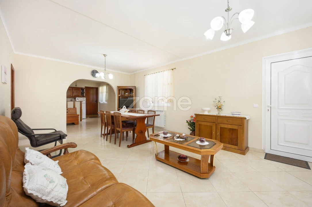 Moradia T4 para Venda em Santiago e São Simão de Litém e Albergaria dos Doze Foto 5