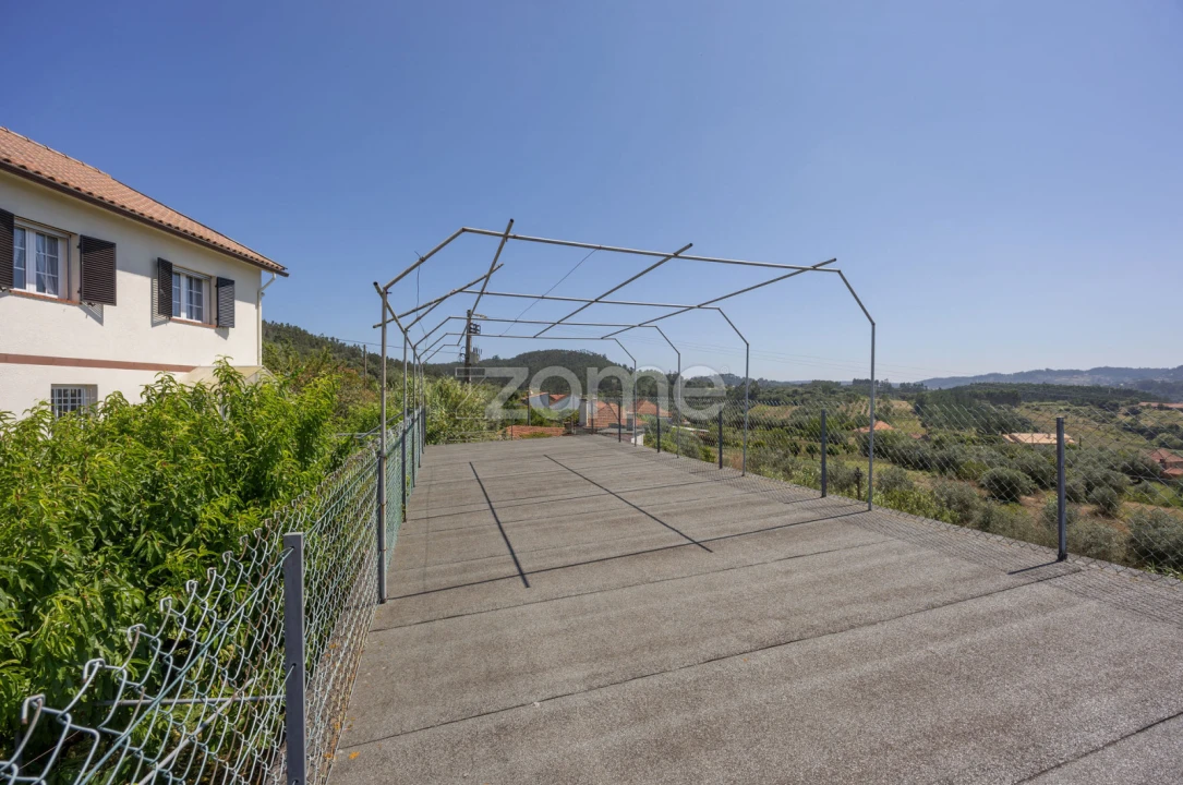 Moradia T4 para Venda em Santiago e São Simão de Litém e Albergaria dos Doze Foto 48