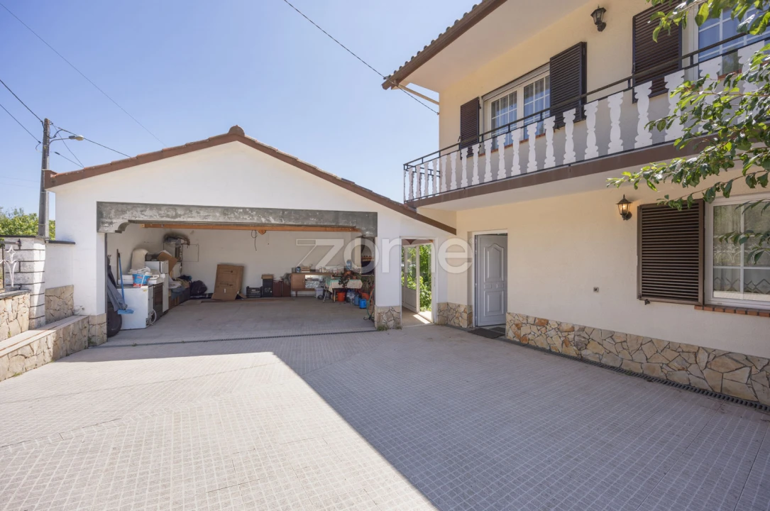 Moradia T4 para Venda em Santiago e São Simão de Litém e Albergaria dos Doze Foto 36