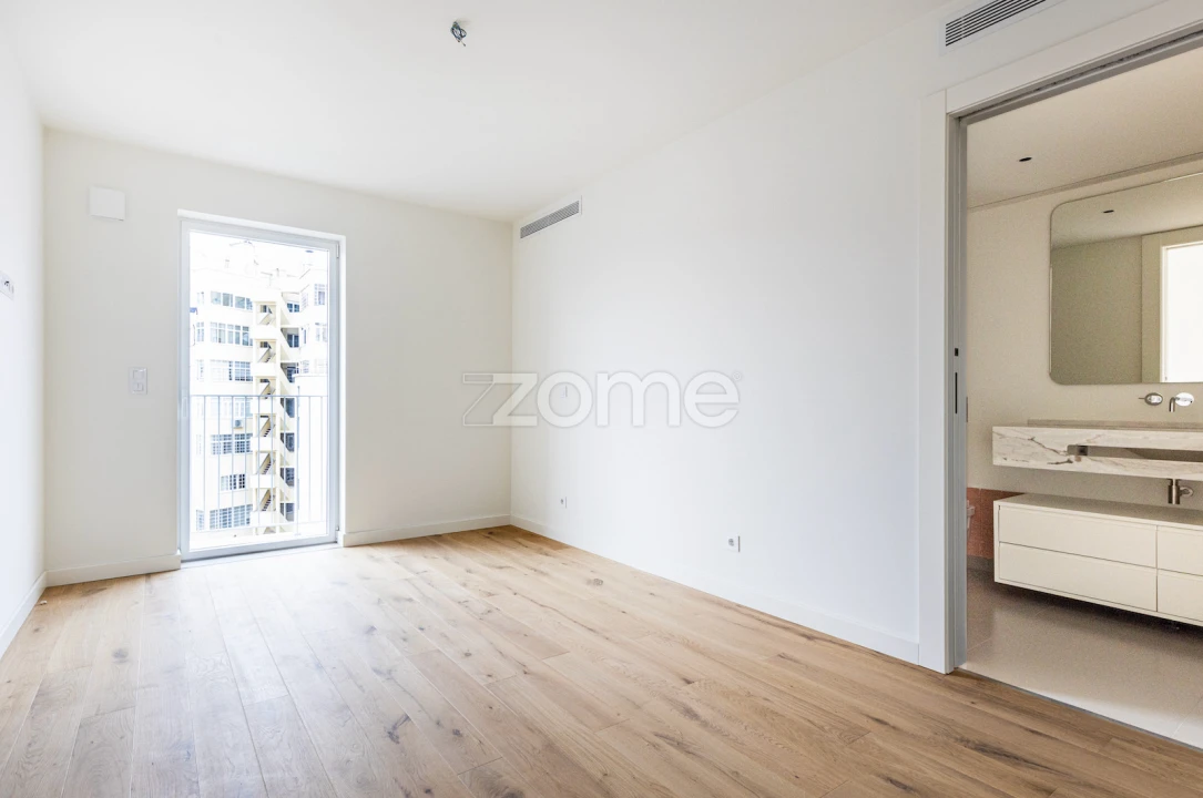 Apartamento T2 para Venda em Areeiro Foto 13