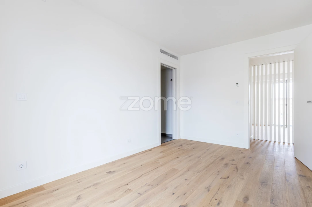 Apartamento T2 para Venda em Areeiro Foto 14