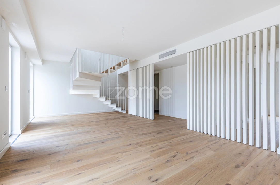 Apartamento T2 para Venda em Areeiro Foto 8