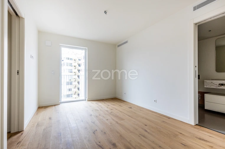 Apartamento T2 para Venda em Areeiro Foto 12