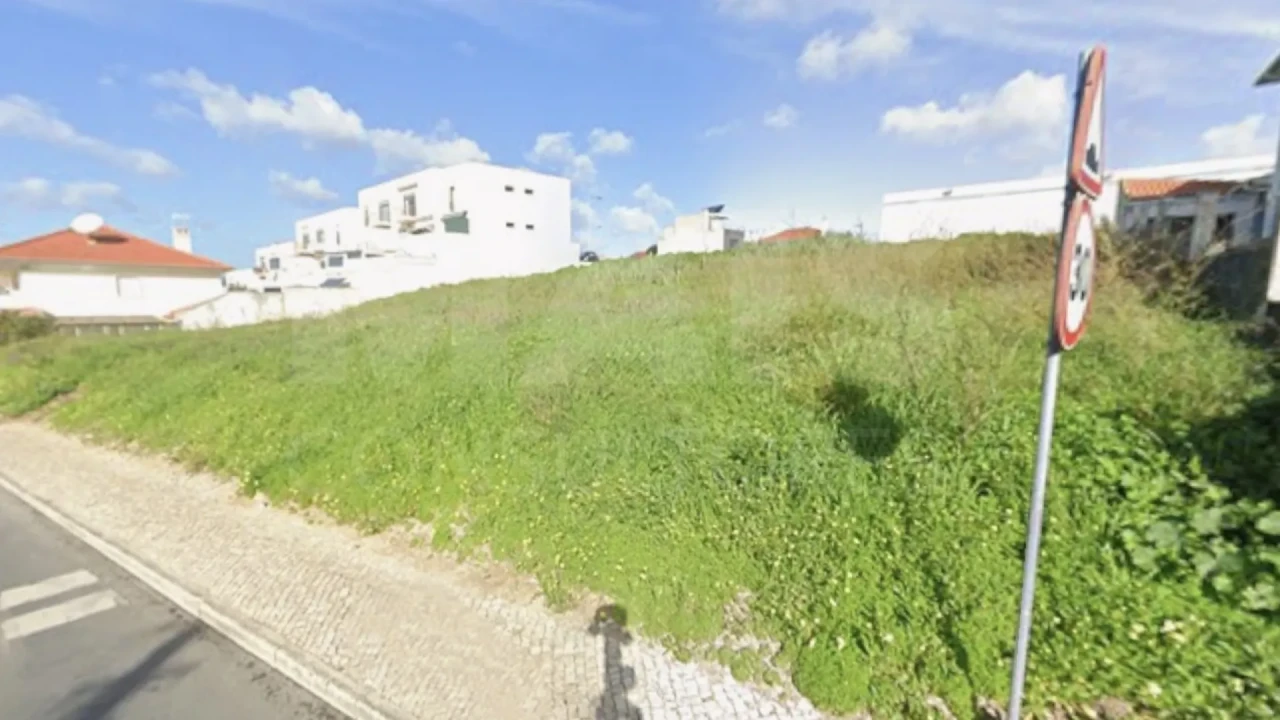 Terreno para Venda em São Domingos de Rana Foto 1