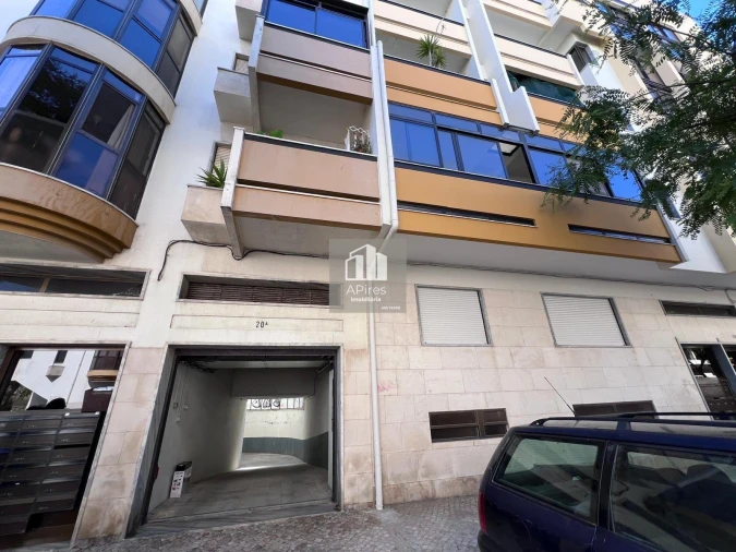 Garagem para Venda em Costa da Caparica Foto 2