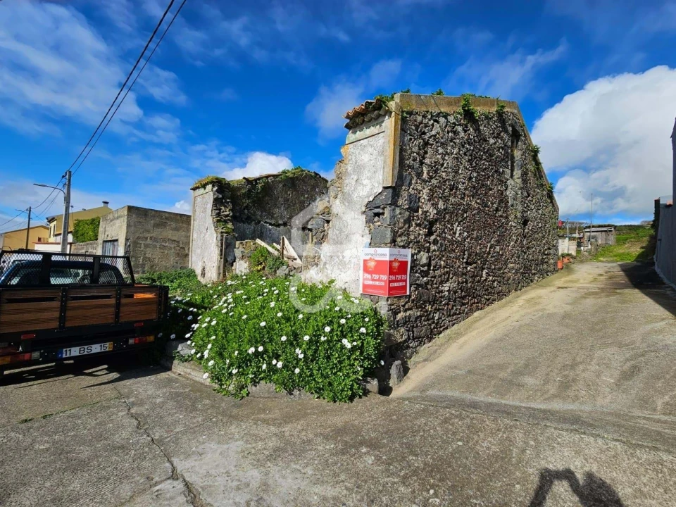 Moradia T2 para Venda em Ponta Garça Foto 2