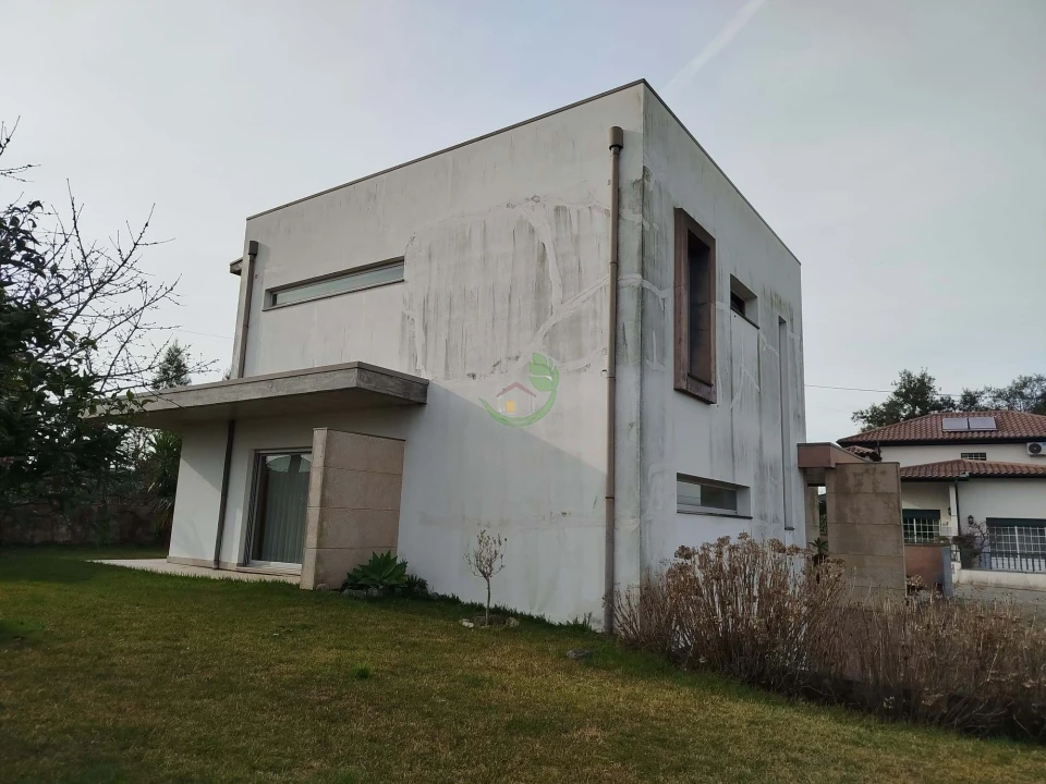 Moradia T4 para Venda em Rendufe Foto 59