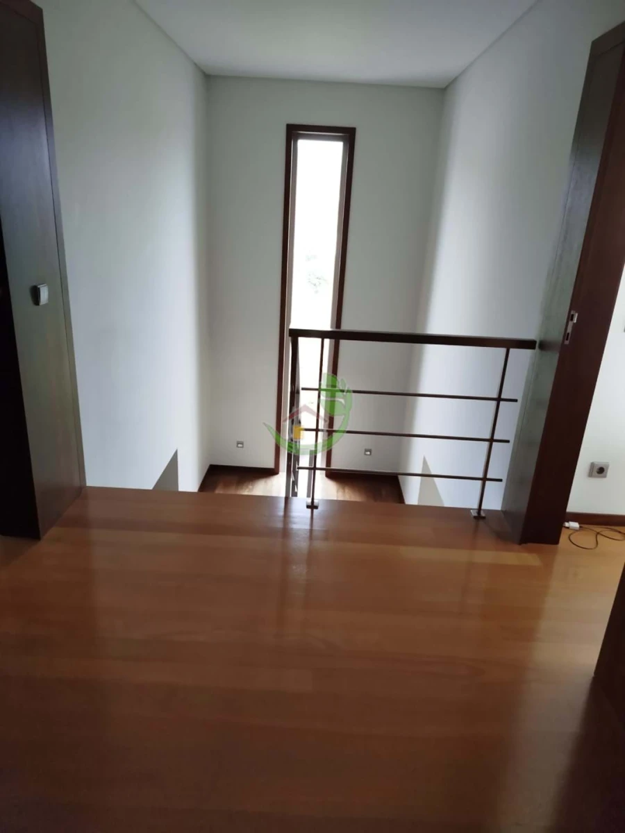 Moradia T4 para Venda em Rendufe Foto 40