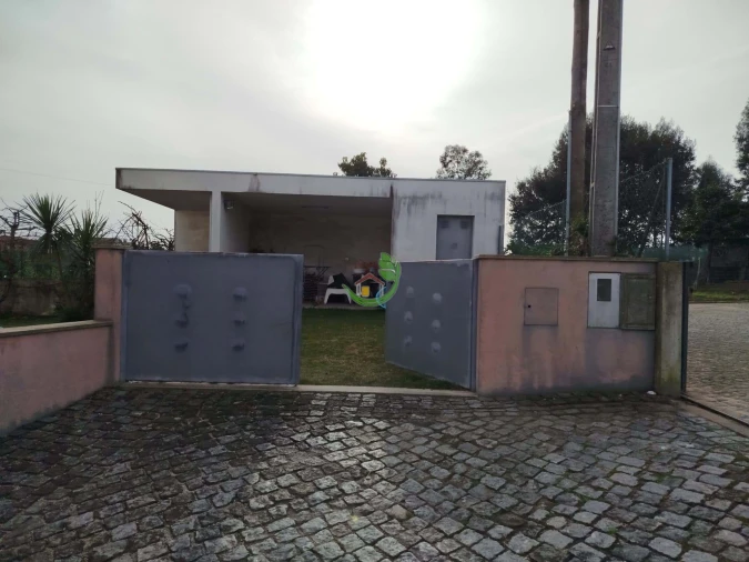 Moradia T4 para Venda em Rendufe Foto 10