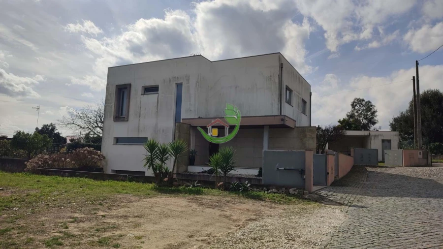 Moradia T4 para Venda em Rendufe Foto 5