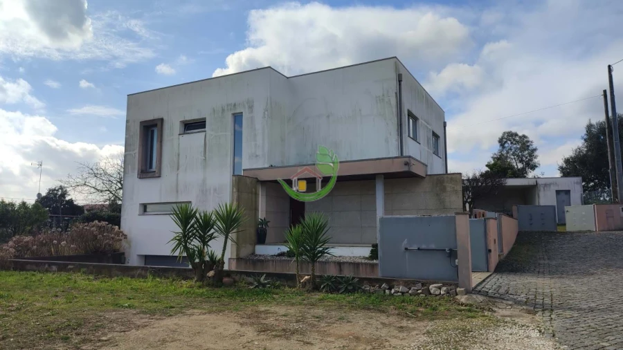 Moradia T4 para Venda em Rendufe Foto 3