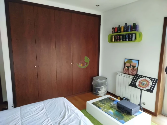 Moradia T4 para Venda em Rendufe Foto 32