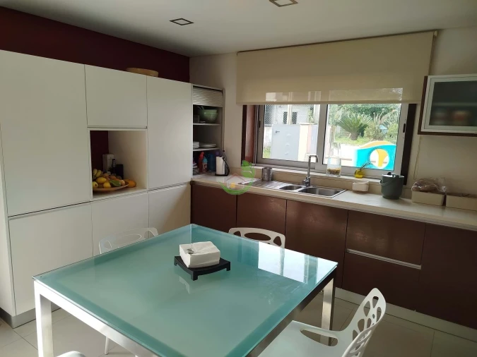 Moradia T4 para Venda em Rendufe Foto 14