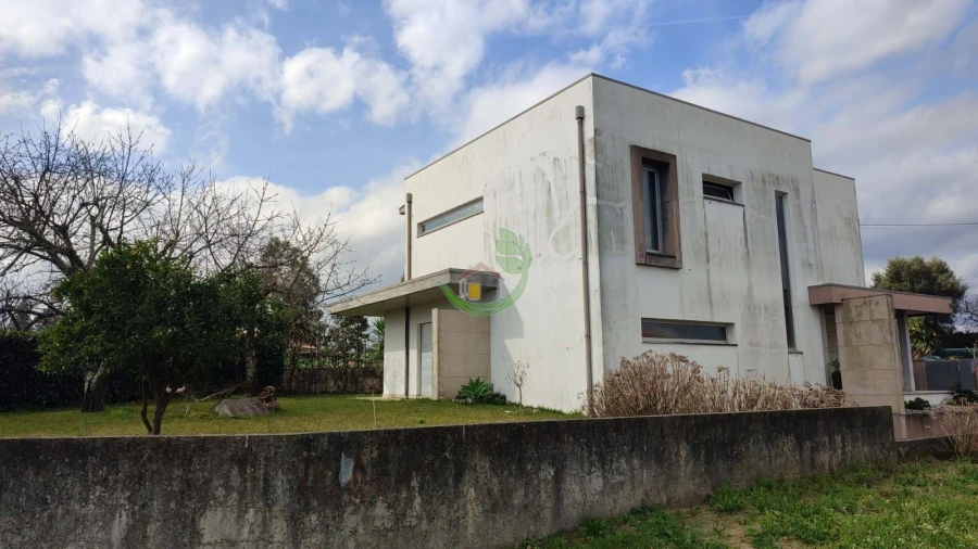 Moradia T4 para Venda em Rendufe Foto 6