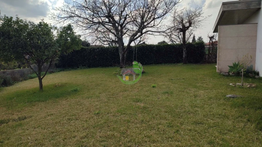 Moradia T4 para Venda em Rendufe Foto 60