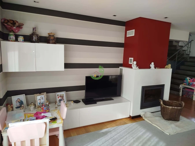 Moradia T4 para Venda em Rendufe Foto 17