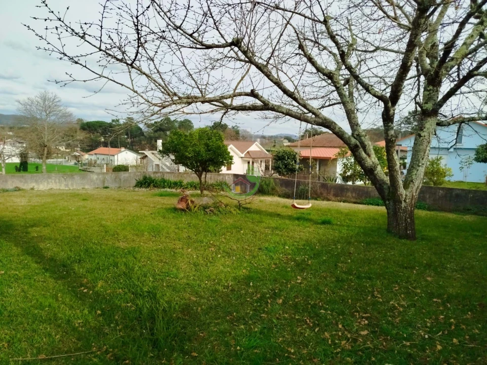 Moradia T4 para Venda em Rendufe Foto 12