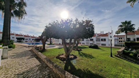 Apartamento T1 para Arrendamento em Albufeira e Olhos de Água
