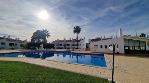 Apartamento T1 para Arrendamento em Albufeira e Olhos de Água