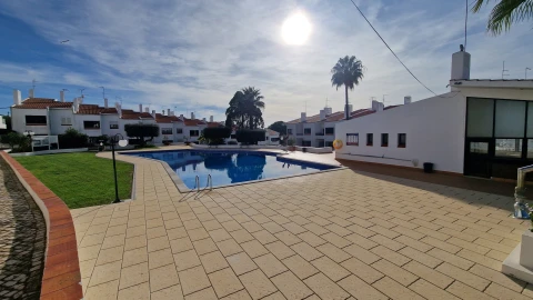 Apartamento T1 para Arrendamento em Albufeira e Olhos de Água