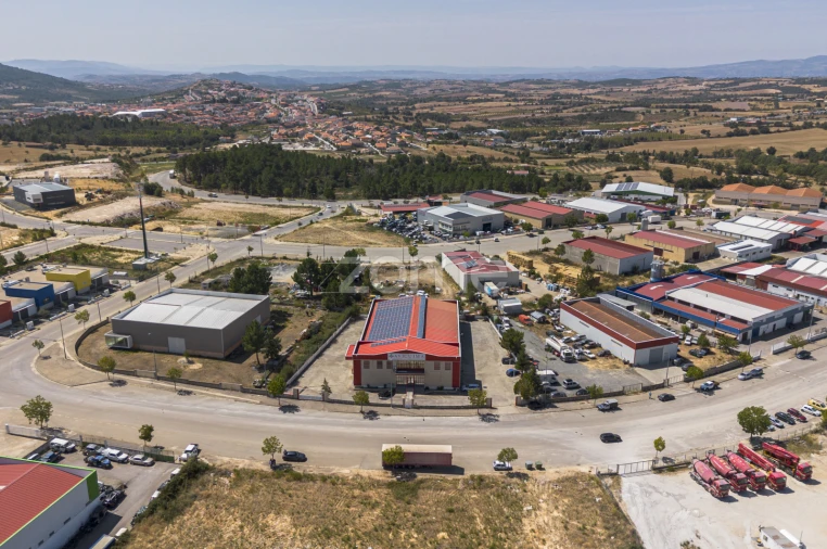 Negócio para Venda em Mogadouro, Valverde, Vale de Porco e Vilar de Rei Foto 2