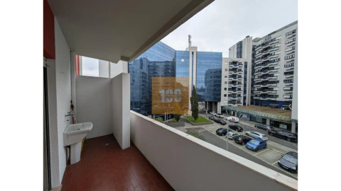 Apartamento T1 para Arrendamento em Lordelo do Ouro e Massarelos