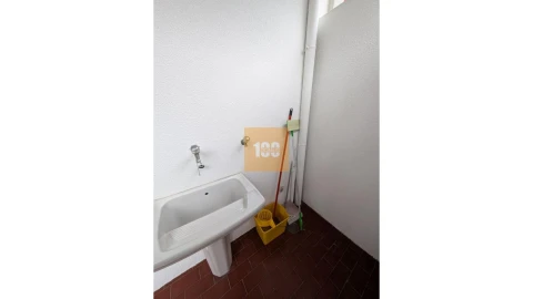 Apartamento T1 para Arrendamento em Lordelo do Ouro e Massarelos