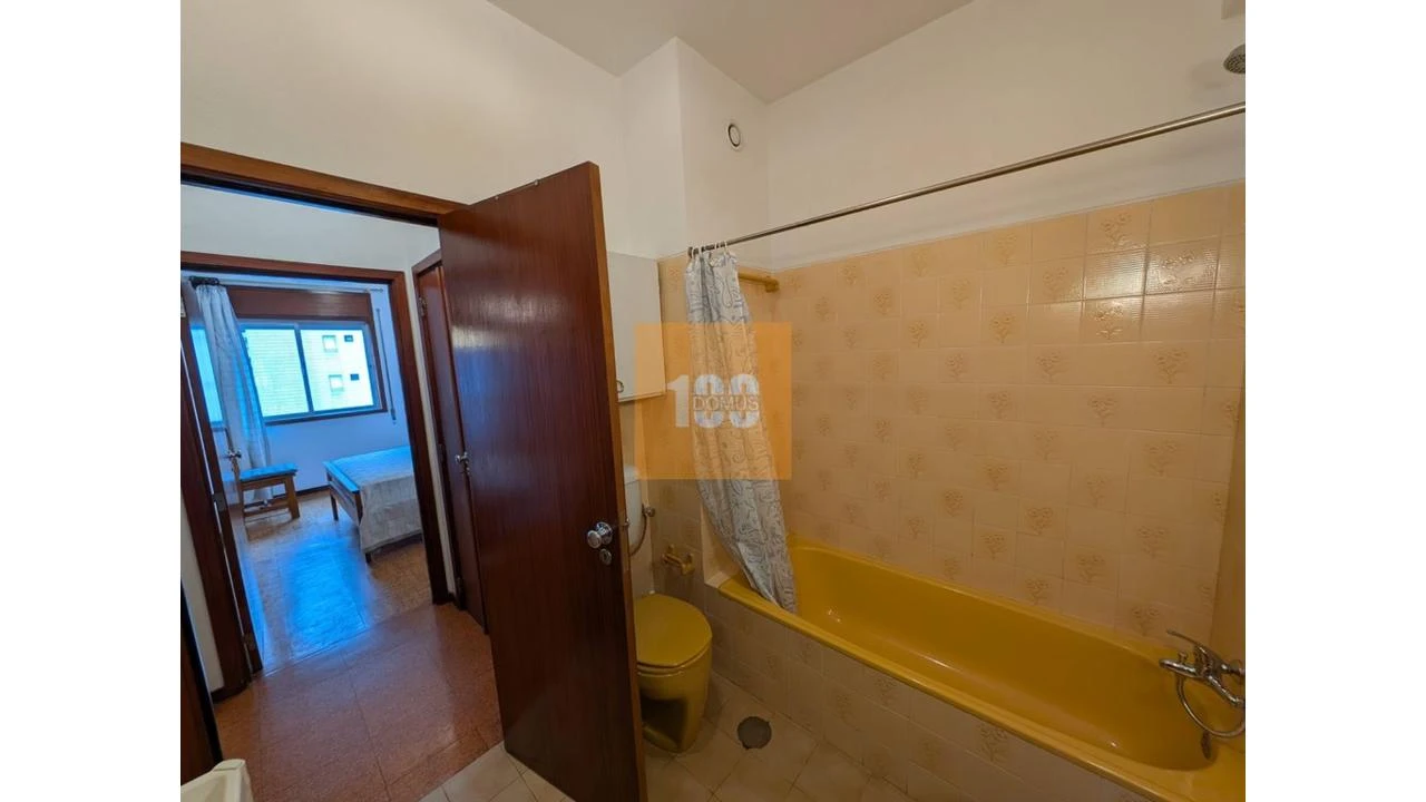 Apartamento T1 para Arrendamento em Lordelo do Ouro e Massarelos Foto 11